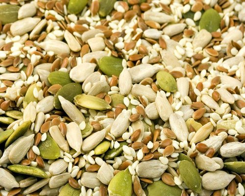 mixed nuts and seeds healthy
